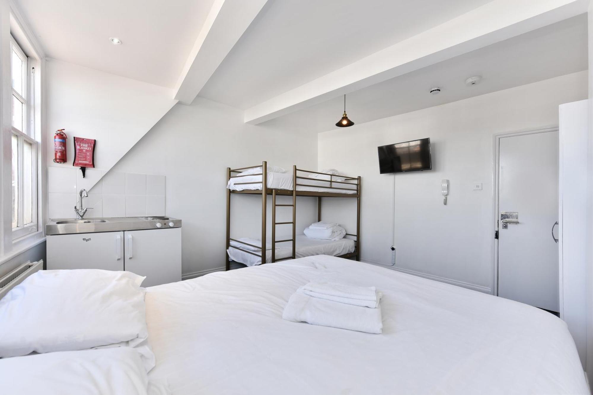 Where To Sleep - Brixton High Street Londres Exterior foto